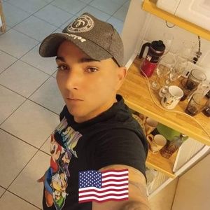 Meet your Posher, Ernesto